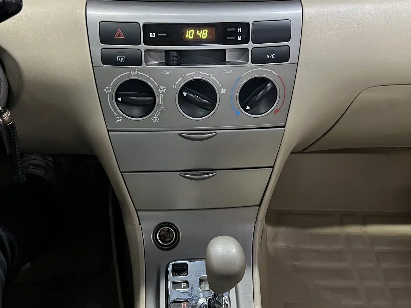 Toyota Corolla 2011 1.6L Automatic Luxury Edition фото 13