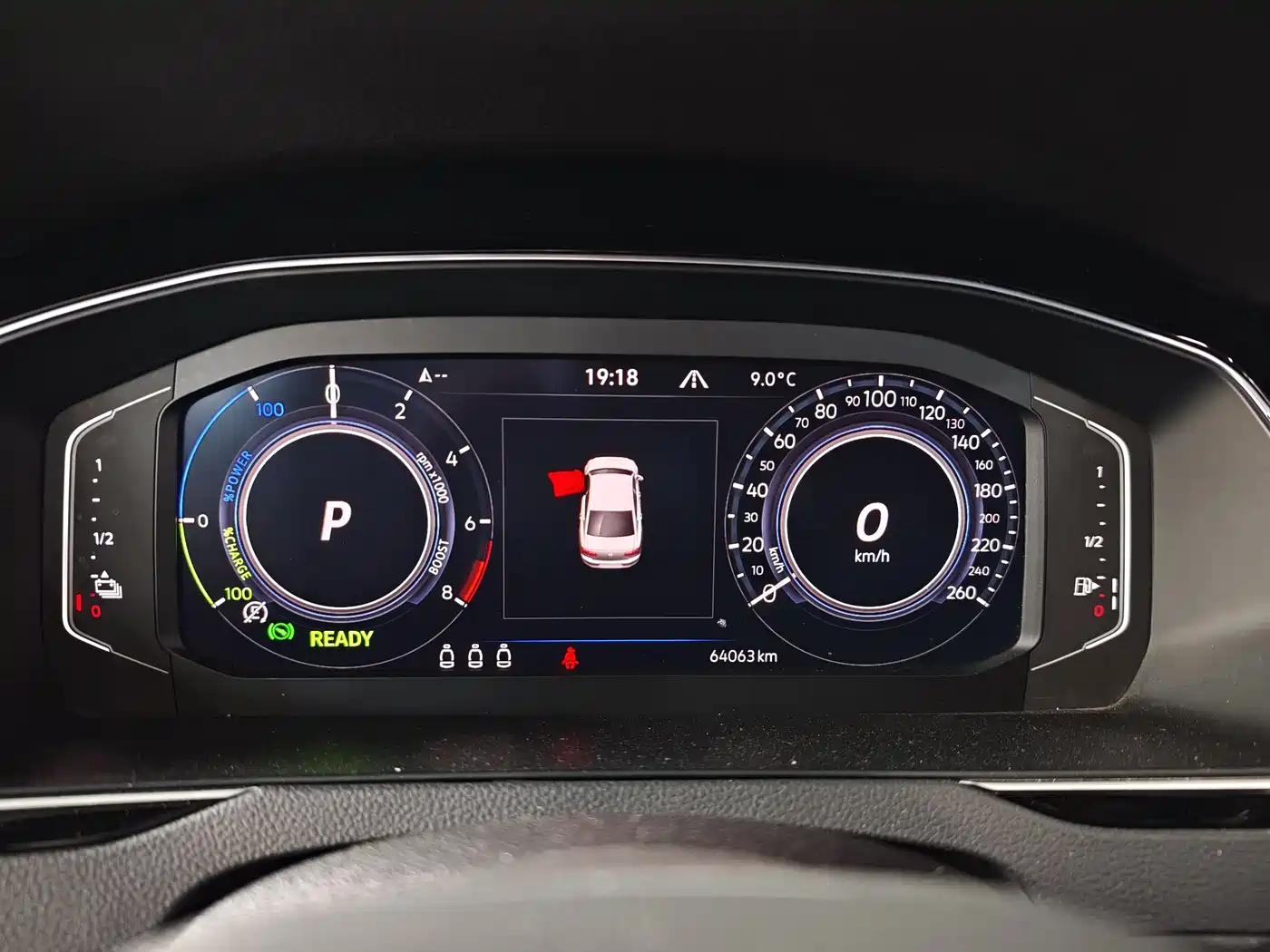 VOLKSWAGEN MAGOTAN GTE PLUG IN HYBRID