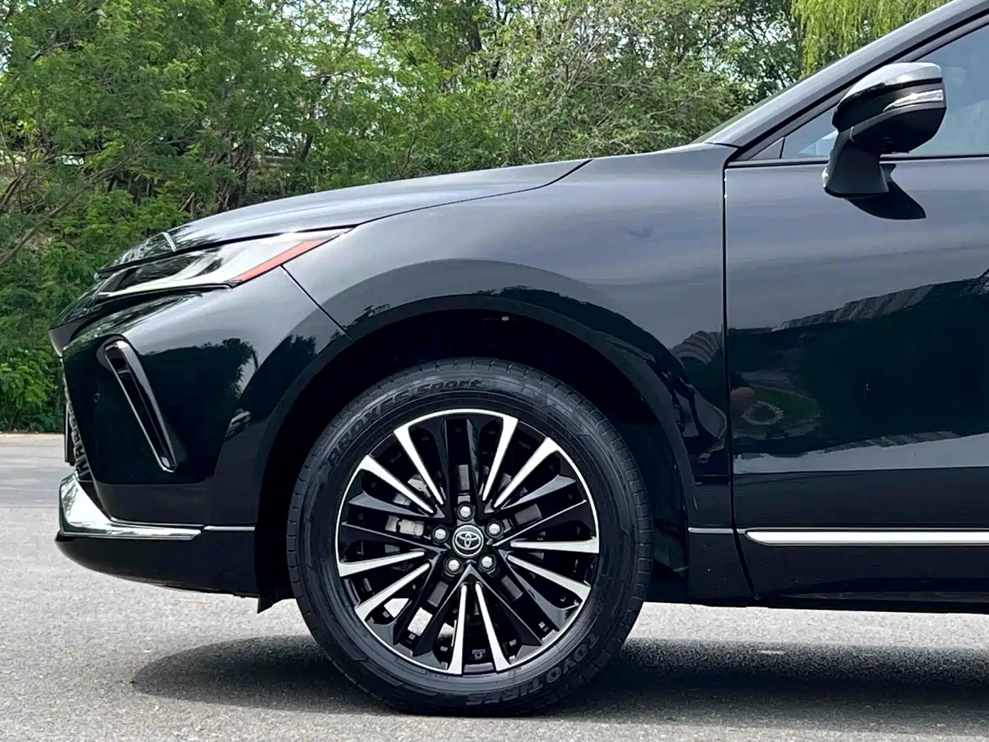 Toyota Venza 2022 2.0L CVT AWD Ultimate Edition фото 16