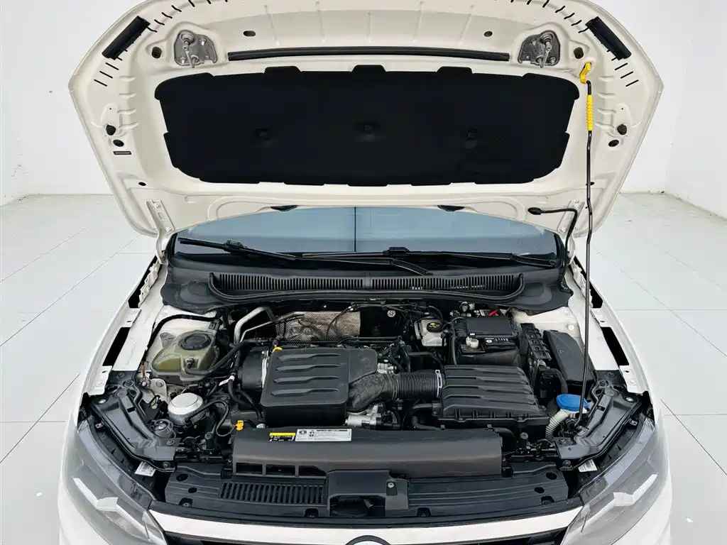 Volkswagen Polo 2021 Plus 1.5L Automatic Panorama Enjoyment Edition фото 24