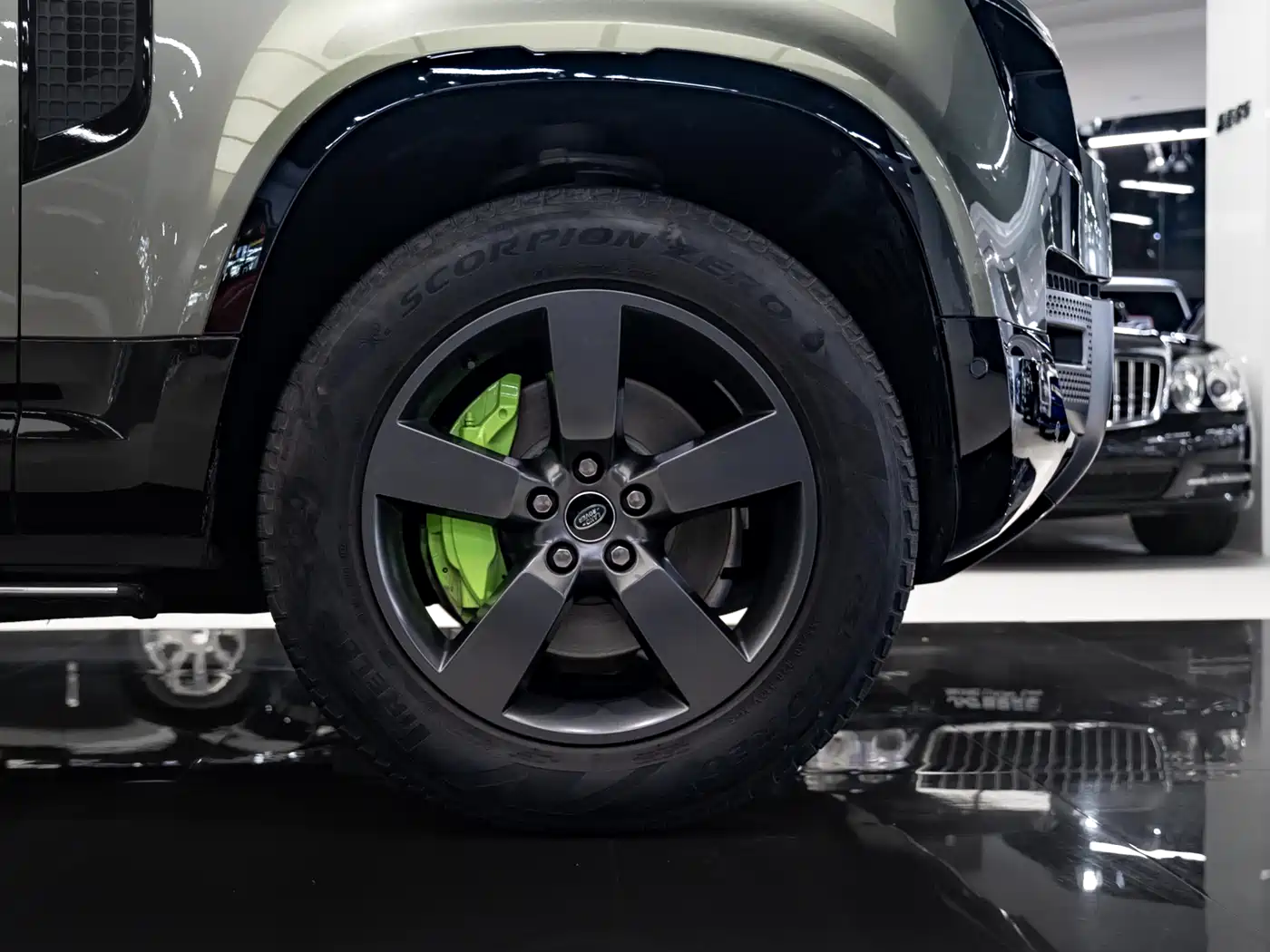 Land Rover Defender 2023 Model 110 3.0T P400 X-DYNAMIC HSE фото 16