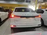 Фото 6 - Roewe i5