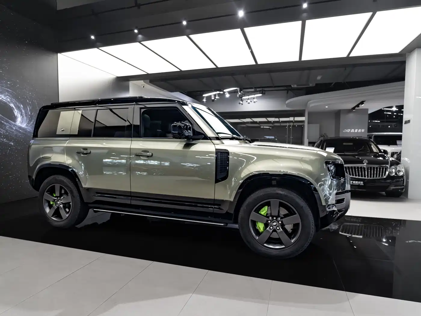 Land Rover Defender 2023 Model 110 3.0T P400 X-DYNAMIC HSE фото 15