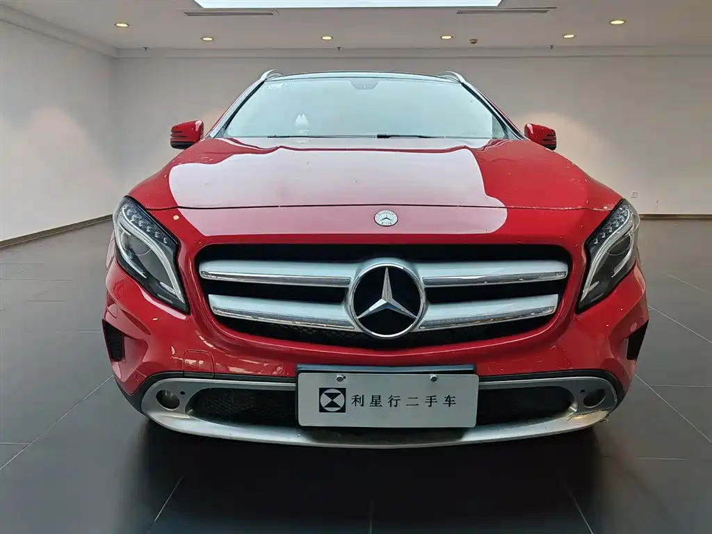 Mercedes-Benz GLA 2015 GLA 220 4MATIC Fashion Edition фото 3