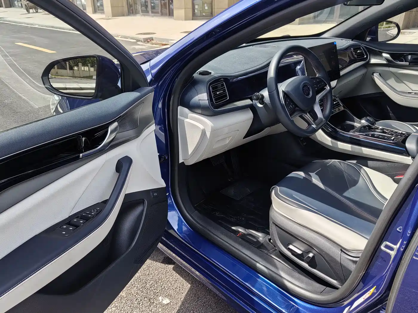 BYD Qin PLUS 2021 DM-i 120KM Flagship фото 4