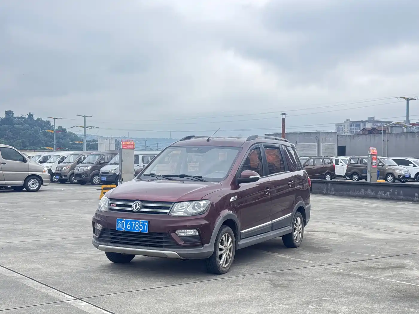 Dongfeng Fengguang Fengguang 370 2016 2016 1.5L Manual Elite Travel Edition 7-seater