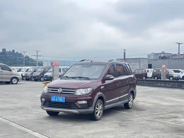 Dongfeng Fengguang Fengguang 370 2016 1.5L Manual Elite Travel Edition 7-seater