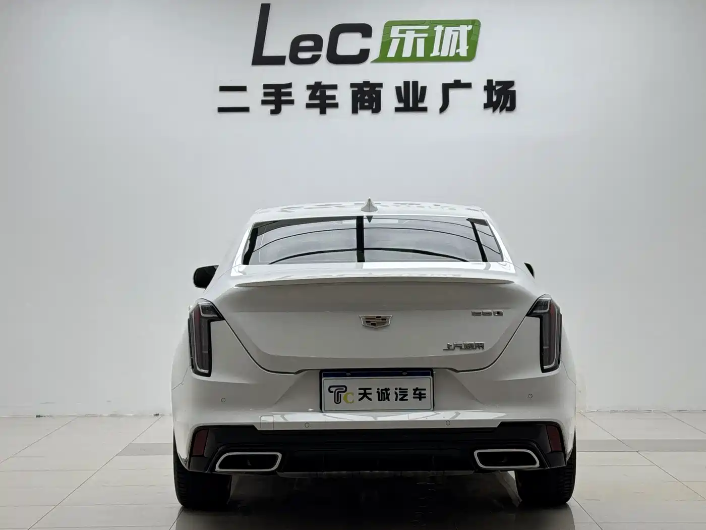 Cadillac CT4 2022 2021 28T Fashion Edition