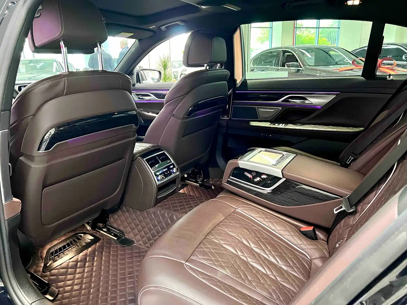 BMW 7 Series 2021 Model 740Li Leading M Sport Package фото 9