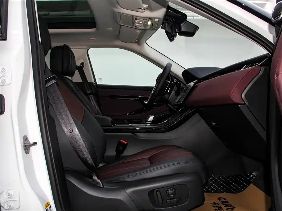 Land Rover Range Rover Evoque 2024 Range Rover Evoque L 249PS Light Master Edition фото 18