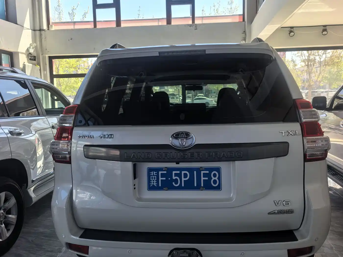 Toyota Prado 2016 3.5L Auto TX-L фото 4