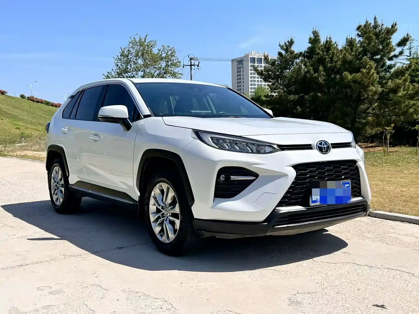 Toyota Wildlander 2021 2.0L CVT 4WD Luxury Edition фото 3