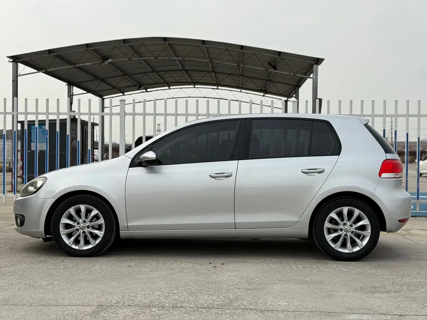 Volkswagen Golf 2012 1.6 Automatic Comfort Type фото 3
