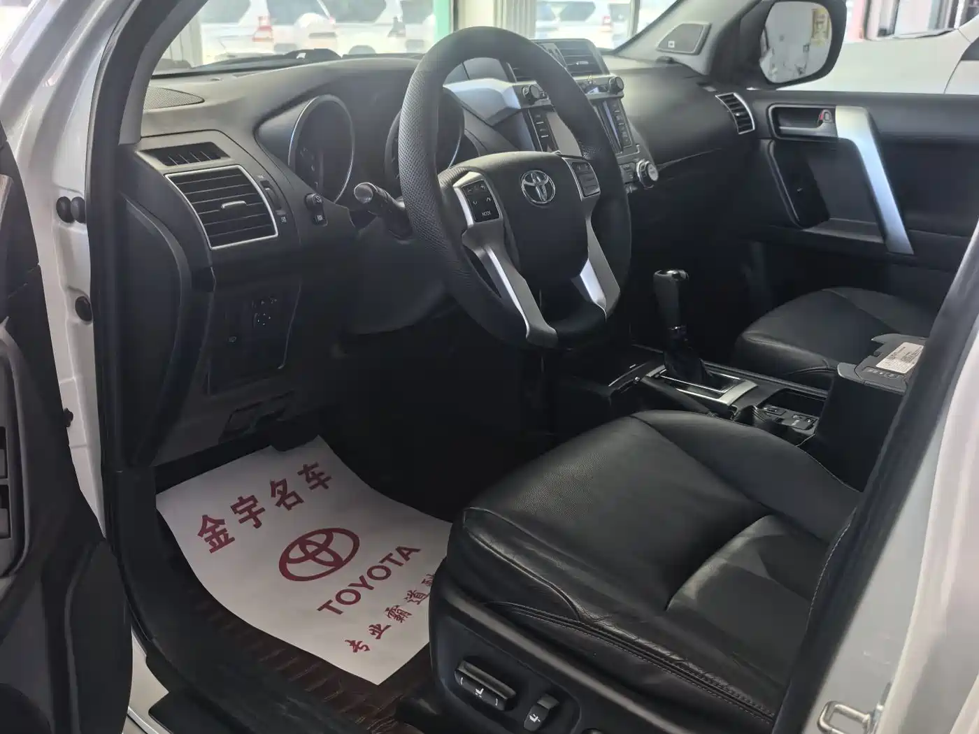 Toyota Prado 2016 2.7L Auto Luxury Edition фото 9