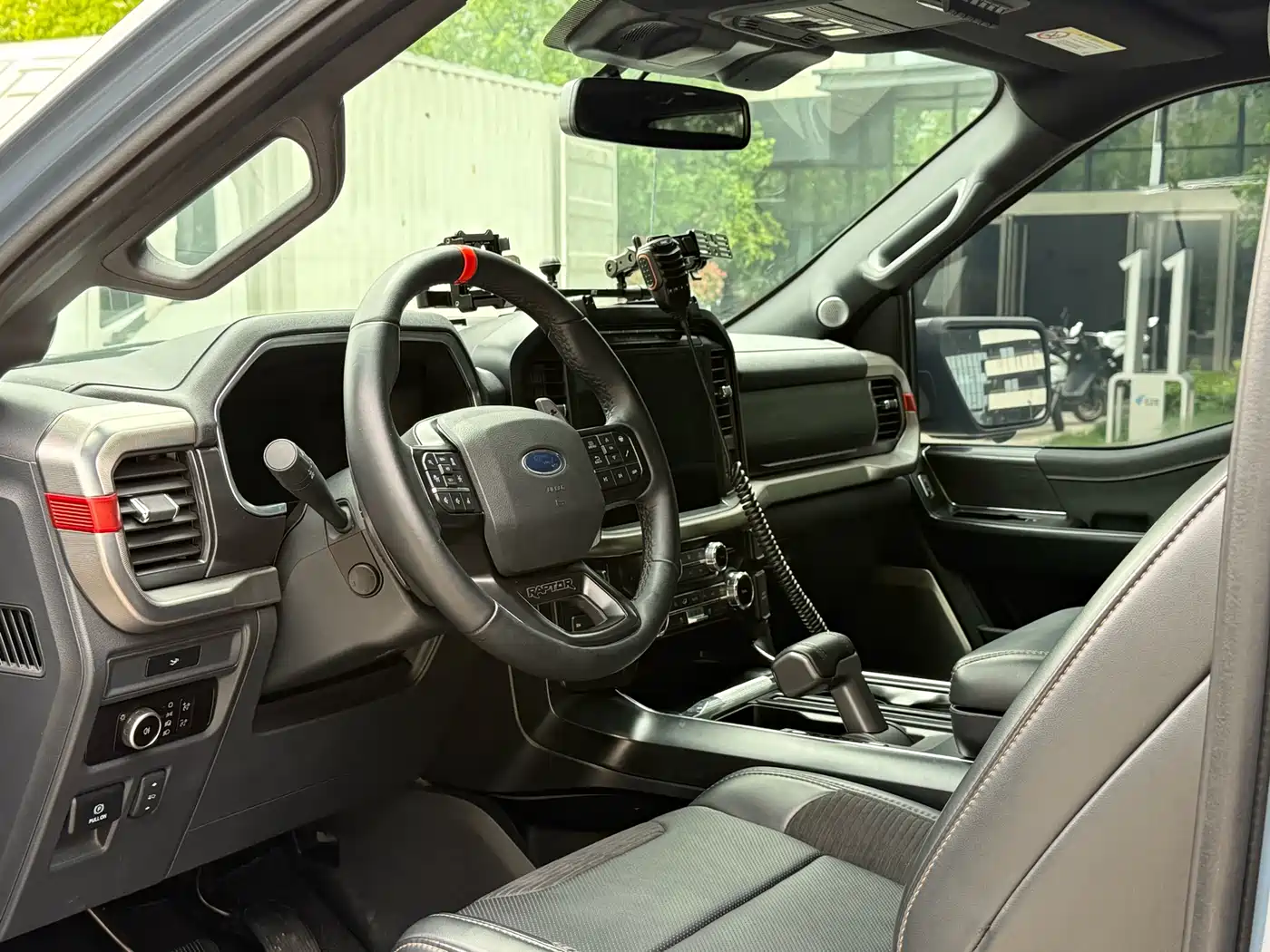 FORD F-150 RAPTOR