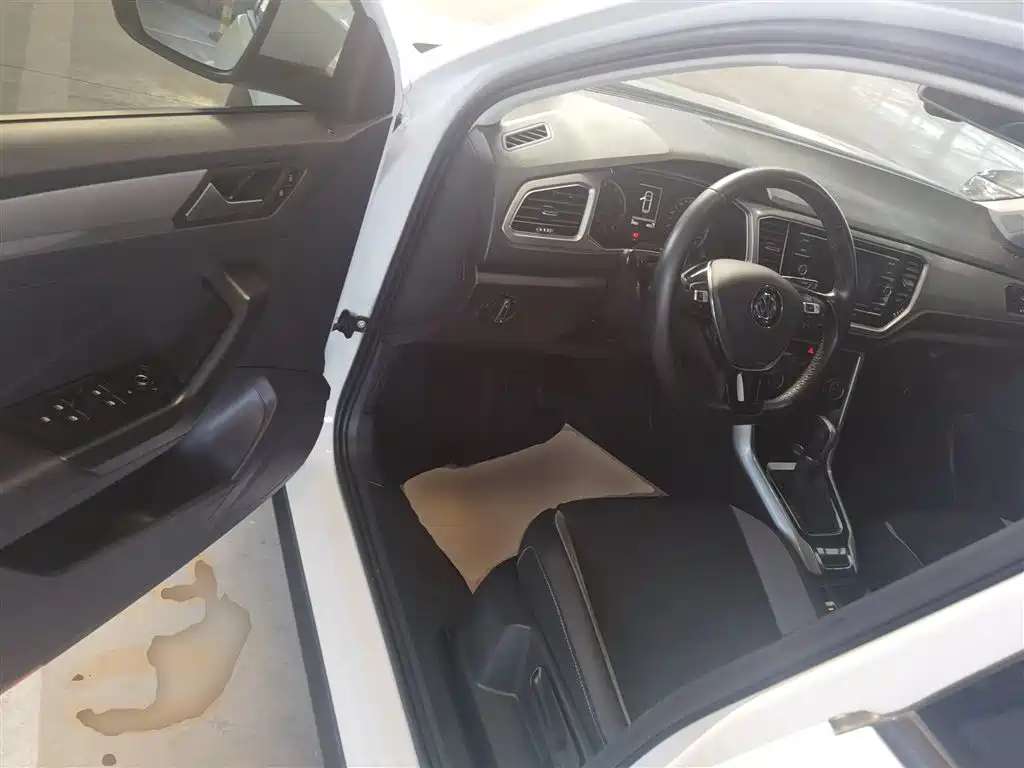 Volkswagen T-ROC 2019 230TSI DSG 2WD Progressive Version China VI фото 12