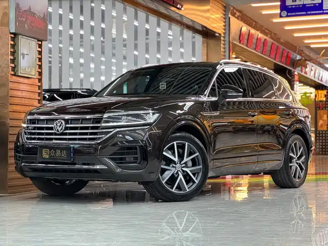 VOLKSWAGEN TOUAREG
