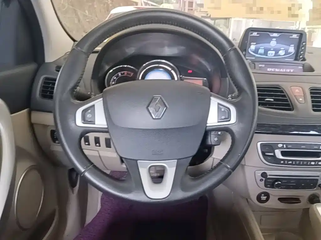 Renault Fluence 2015 2015 2.0L Fashion Edition