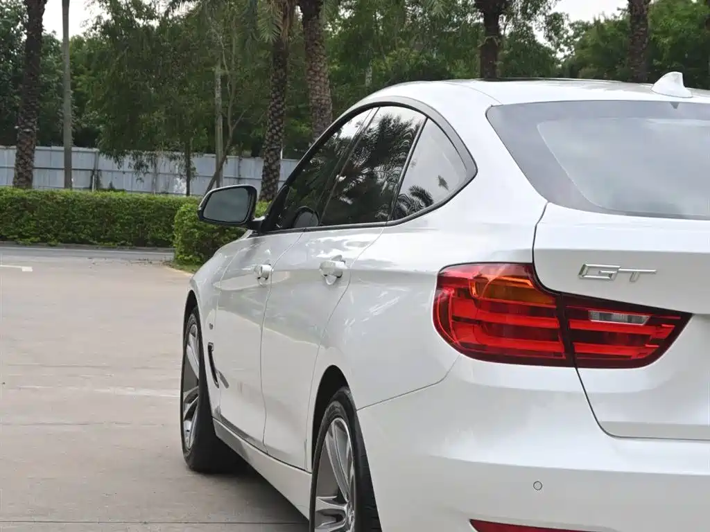 BMW 3 Series GT 2016 320i Design Package фото 10