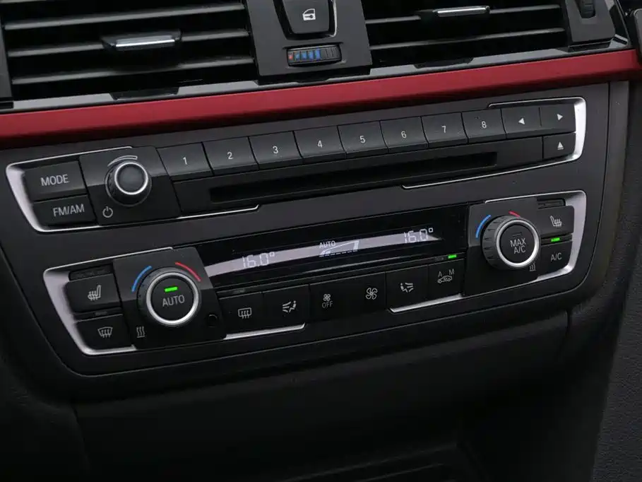 BMW 3 Series GT 2016 320i Design Package фото 35