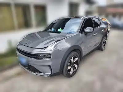 Lynk & Co 06