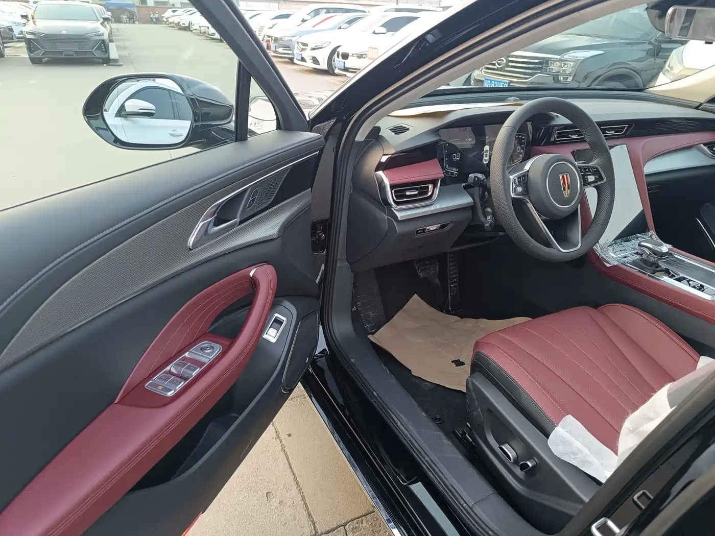 Hongqi H5 2024 1.5T DCT Smart Connect Flag Joy Edition фото 4