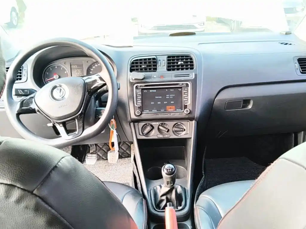 Фото 10 - Volkswagen Polo