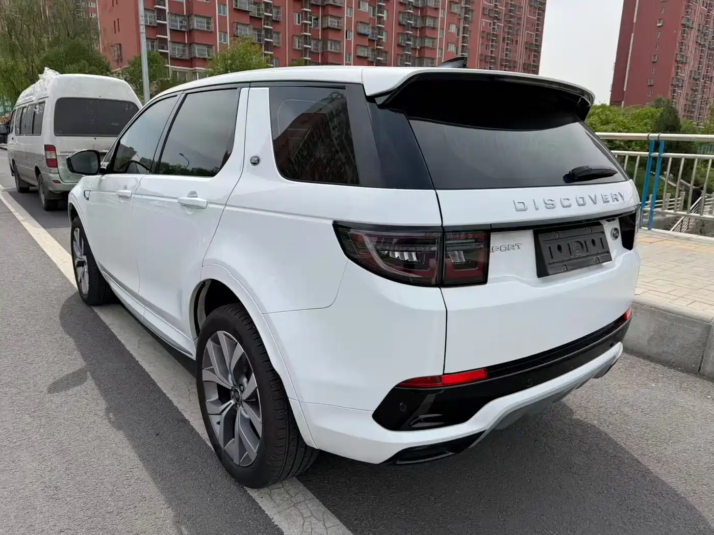 LAND ROVER DISCOVER SPORTS