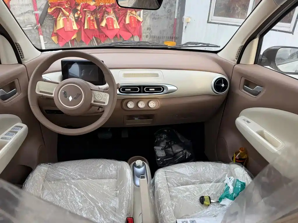 Wuling Motors Hongguang MINIEV 2026 2025 4-Door Advanced