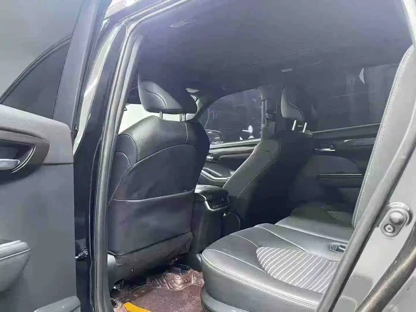 Toyota Crown Kluger 2022 2.5L HEV 4WD Premium Edition фото 6