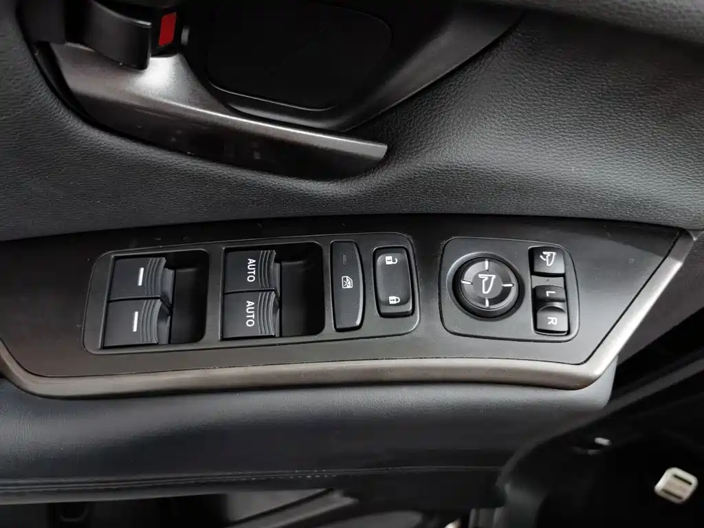 Фото 9 - Acura CDX