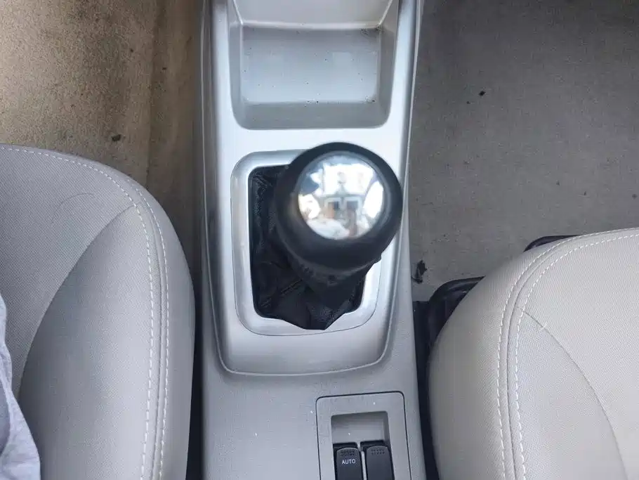 Changan Yuexiang V3 2019 2015 1.4L Manual Cozy (China V)