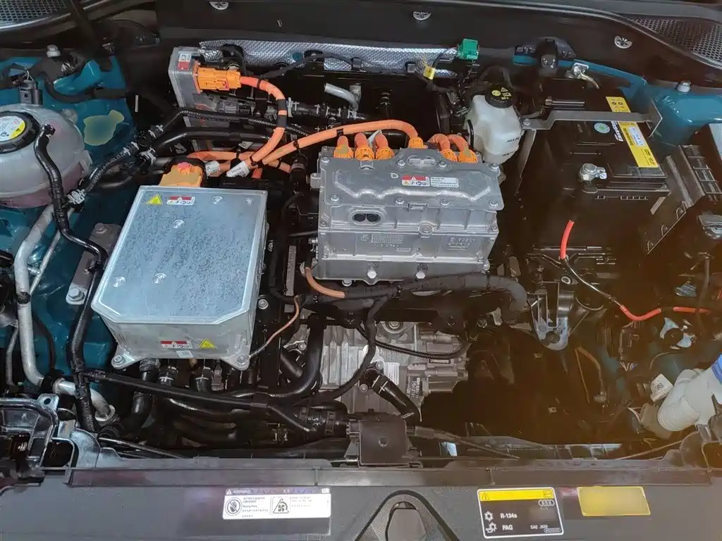 AUDI Q2L E-TRON