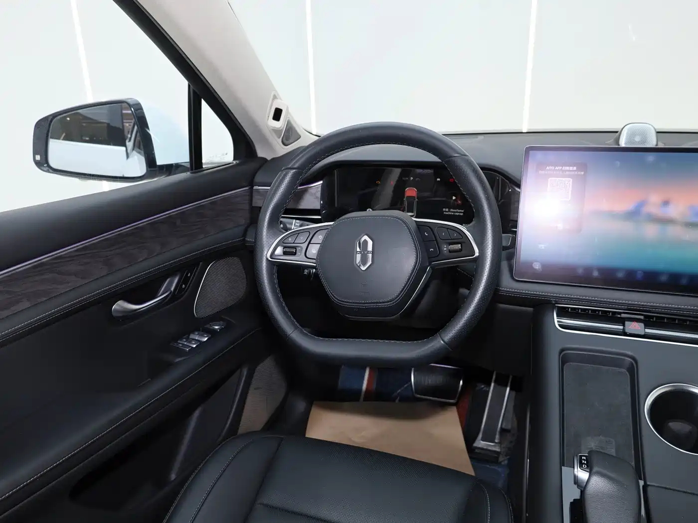 AITO Wenjie AITO M5 2022 Extended Range AWD Performance Edition фото 20