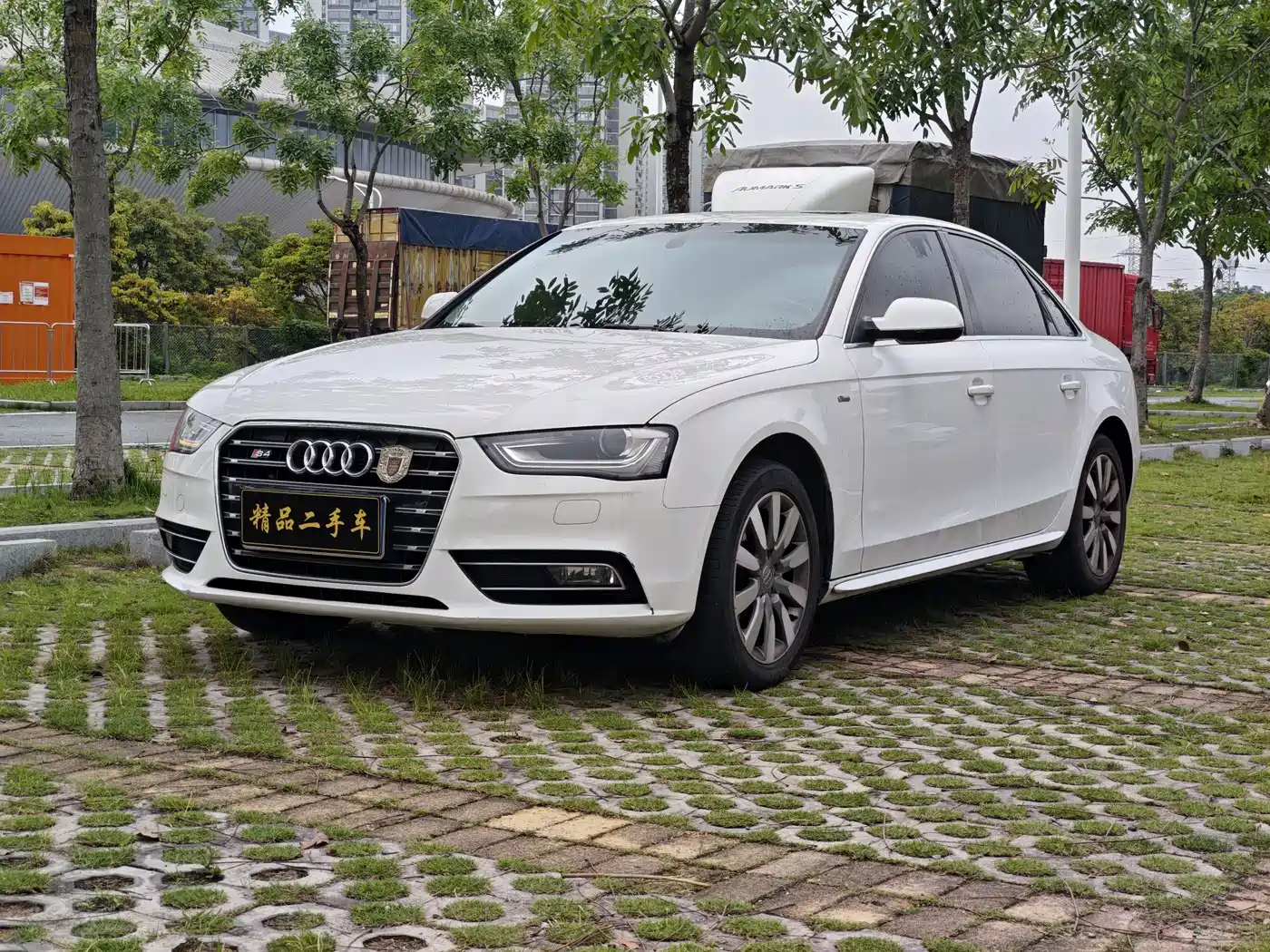 Audi A4L 2013 35 TFSI Automatic Standard фото 2