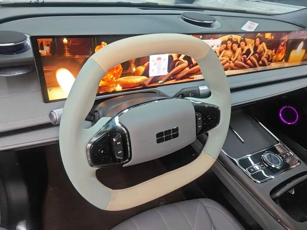 Geely Galaxy Galaxy E8 2025 2025 575km Voyage Smart Drive Edition