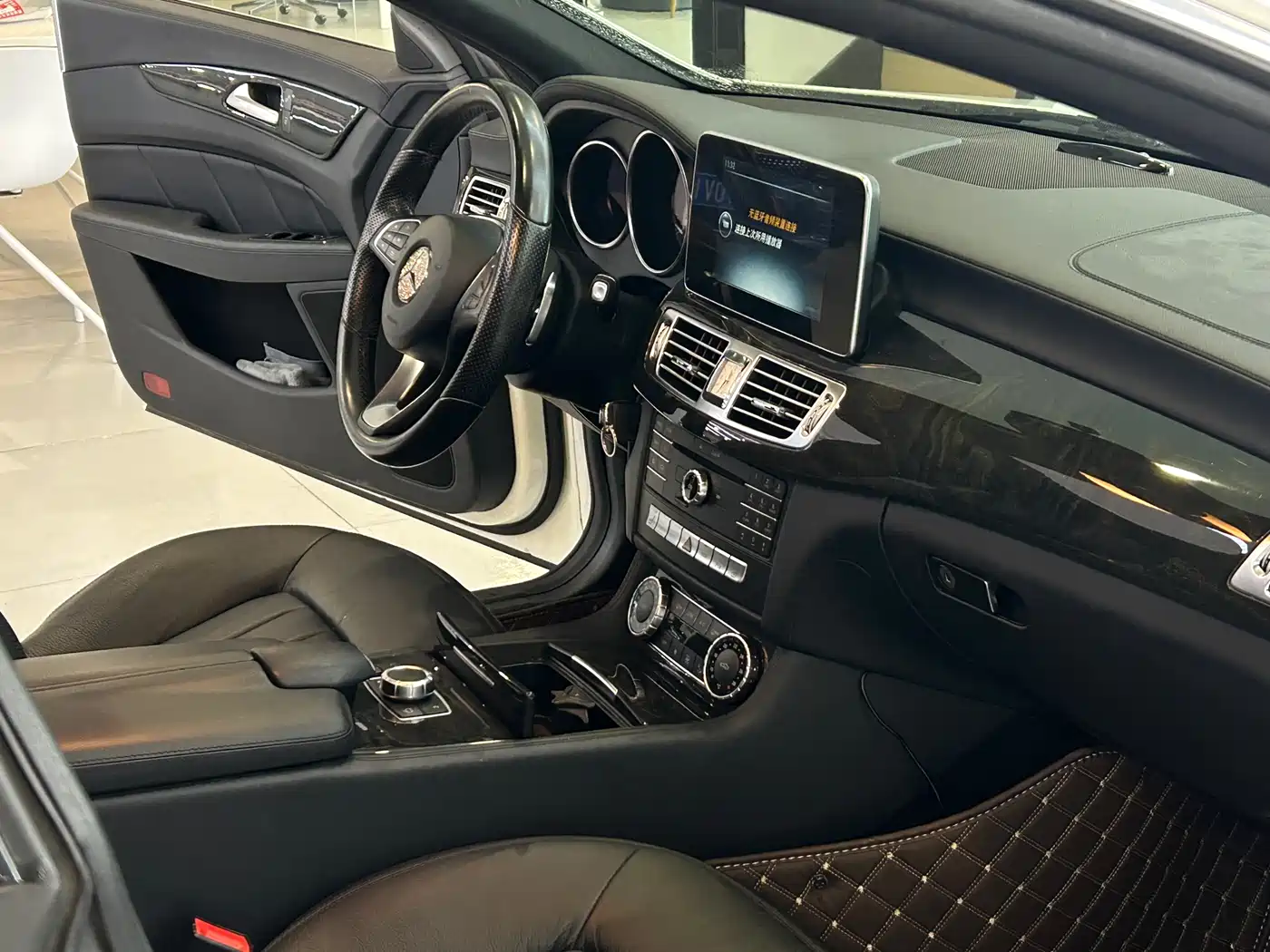 Mercedes-Benz CLS 2016 CLS 260 Edition фото 12