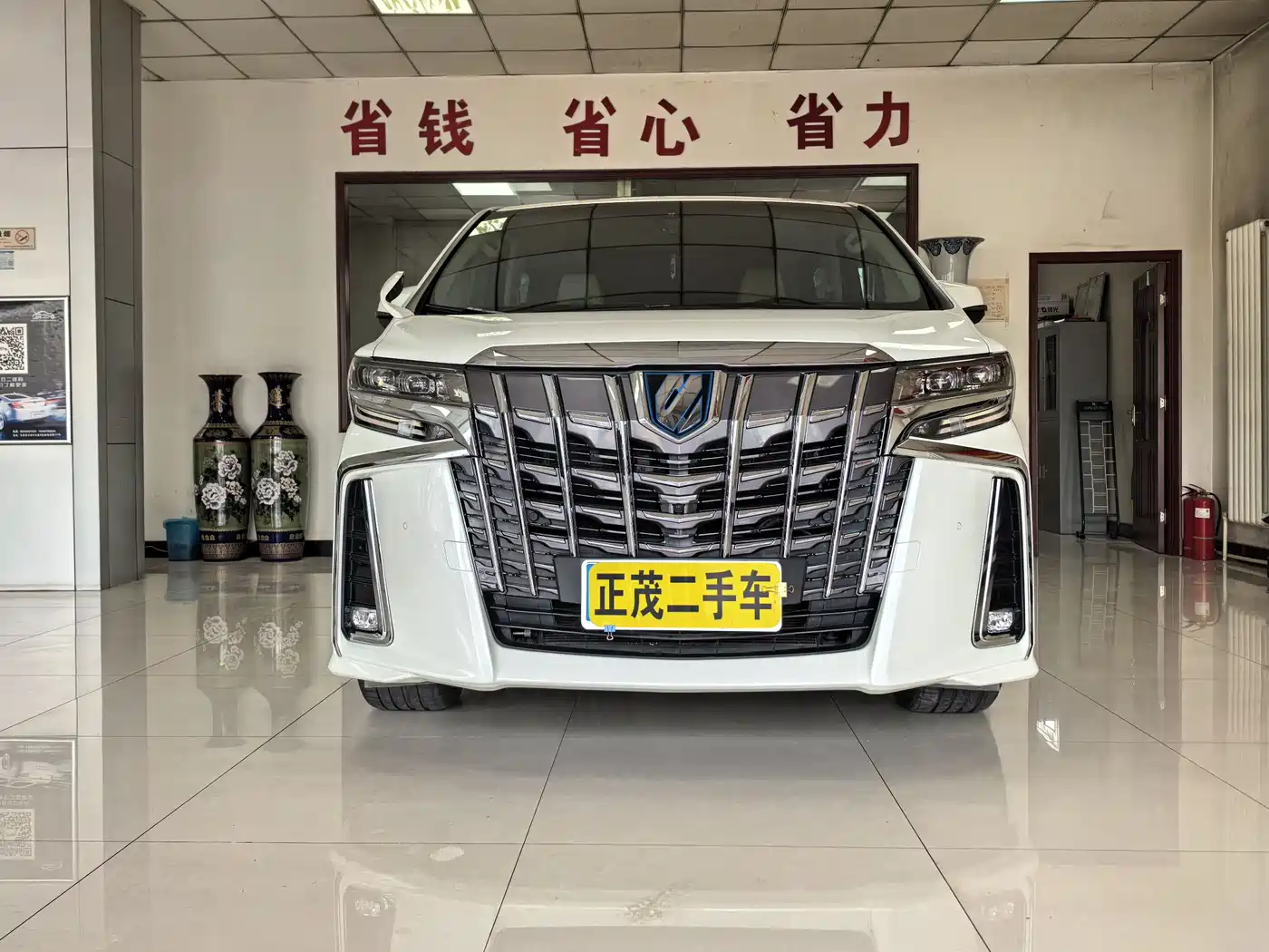 Toyota Alphard 2021 Hybrid 2.5L Luxury фото 2