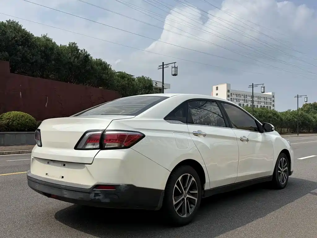 Venucia D60 2018 2018 1.6L CVT Comfort Edition