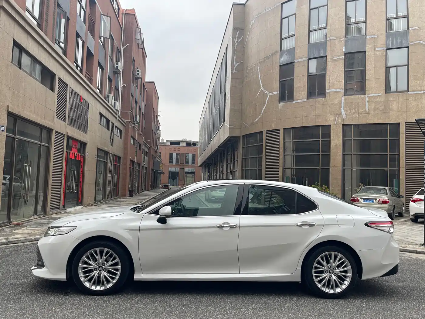 Toyota Camry 2018 2.5G Luxury Edition фото 3