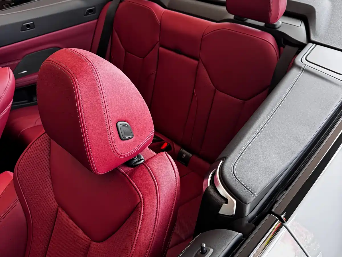 BMW 4 Series 2024 430i Convertible M Sport Shadow Edition фото 4