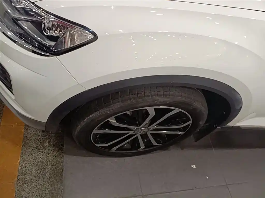 Volkswagen T-ROC 2019 280TSI DSG 2WD Comfort Version China VI фото 23