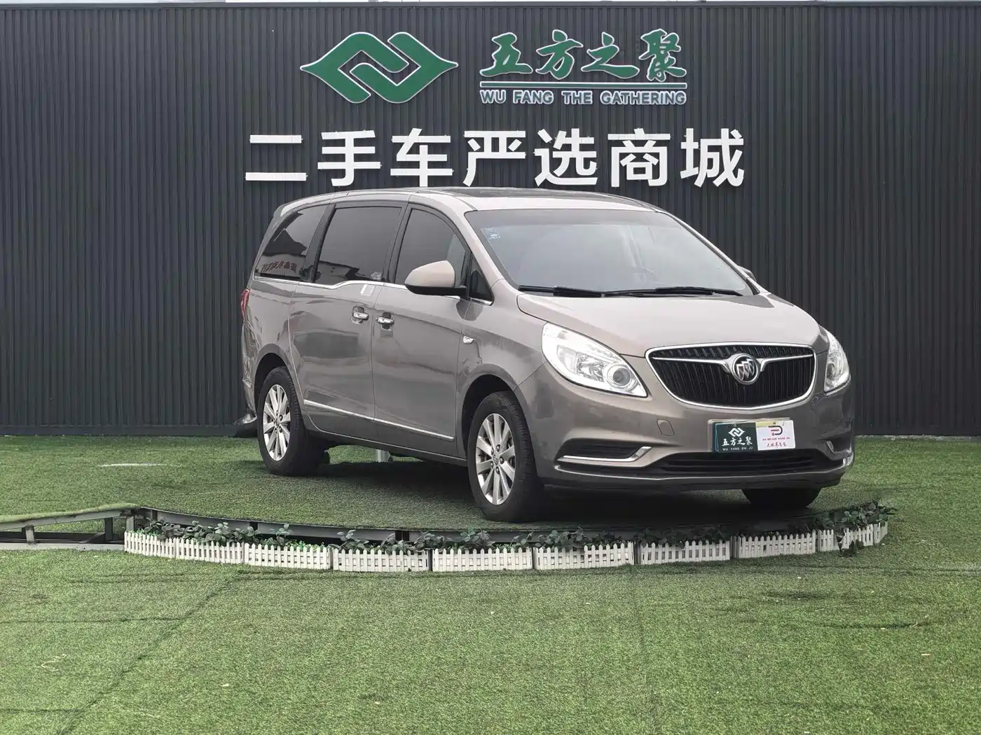 Buick GL8 2018 28T Luxury Model China VI фото 3