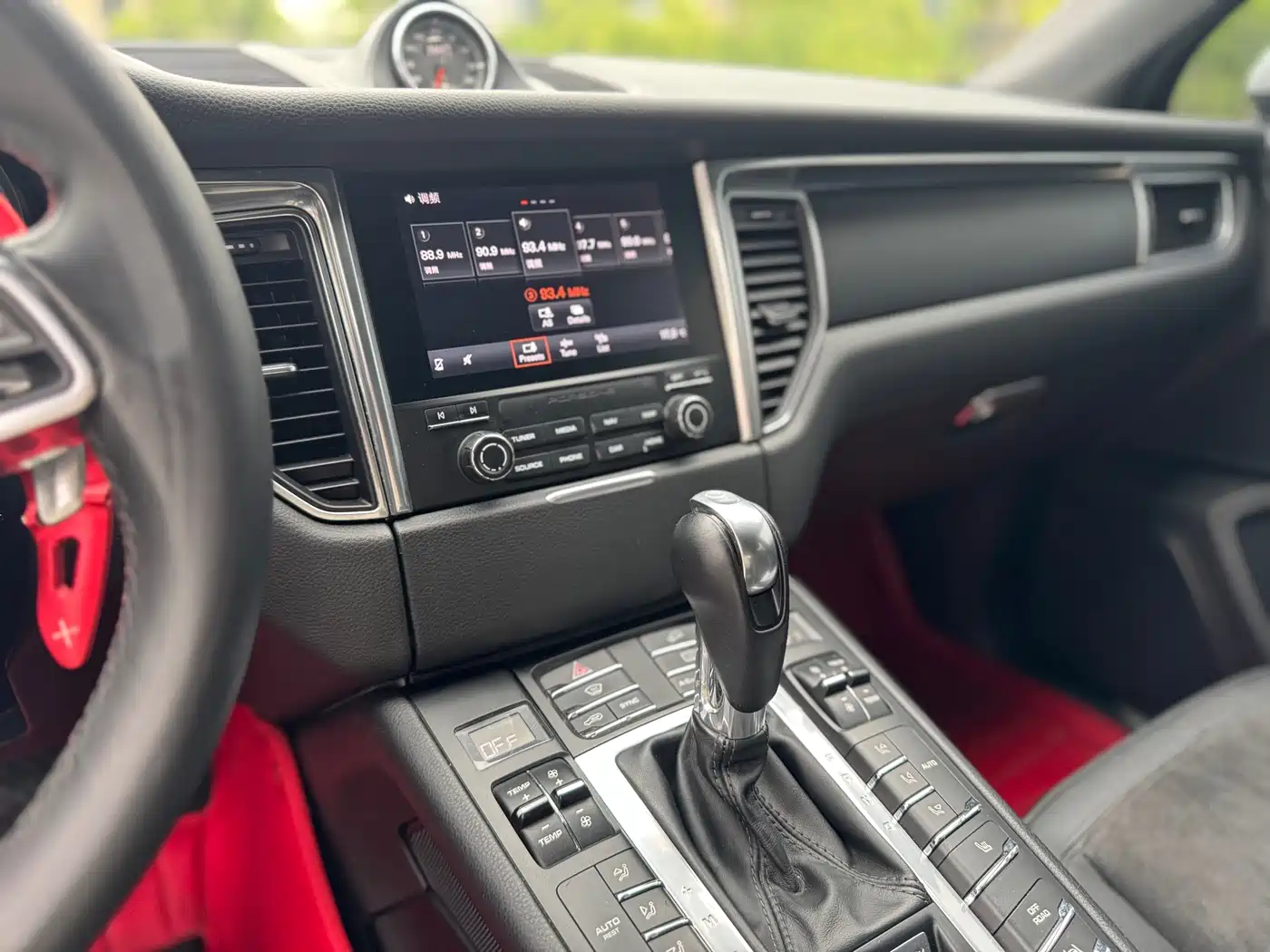 Porsche Macan 2016 Macan 2.0T фото 22