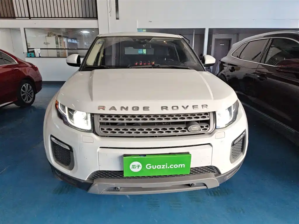 Land Rover Range Rover Evoque 2017 2.0T PURE Style Edition фото 3
