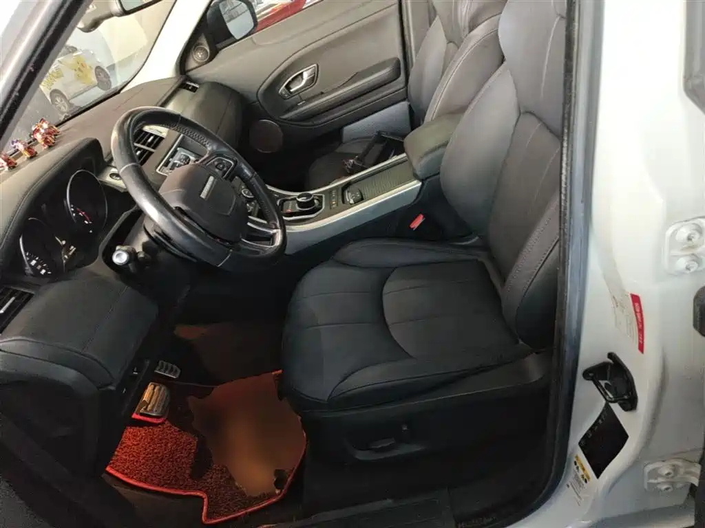 Land Rover Range Rover Evoque 2017 2.0T PURE Style Edition фото 15