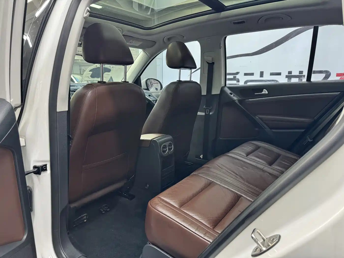 Volkswagen Tiguan 2015 1.8TSI Automatic 4WD Highline фото 13