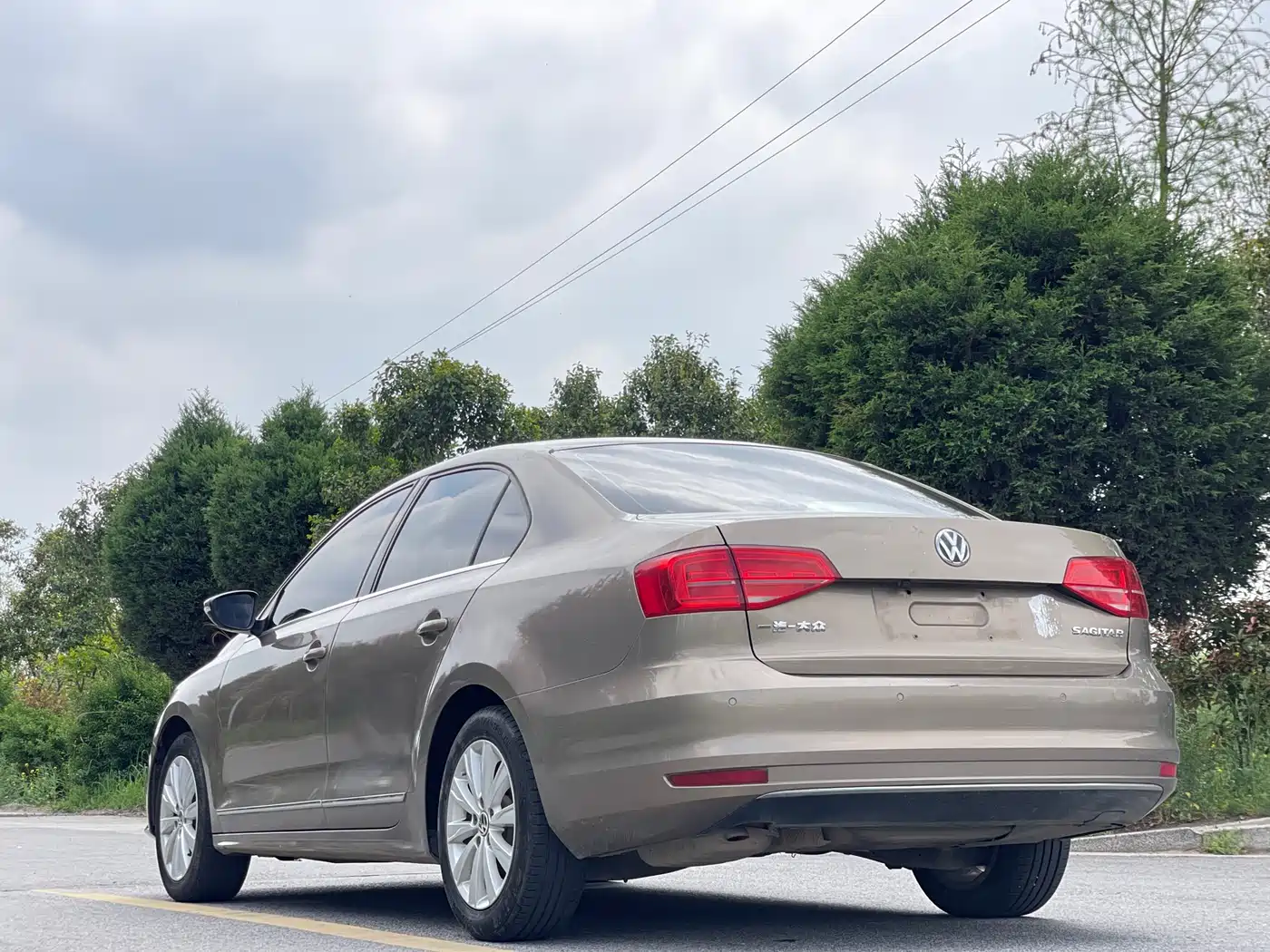 Volkswagen Sagitar 2015 1.6L Automatic Comfort фото 5