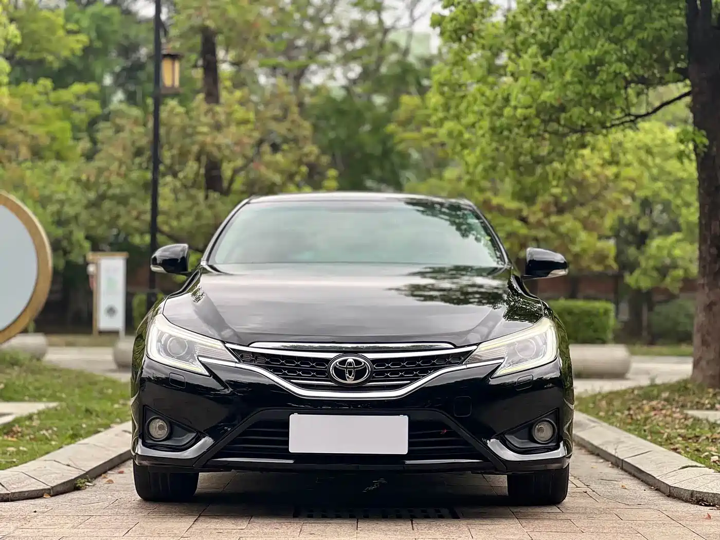 2017 Toyota Reiz