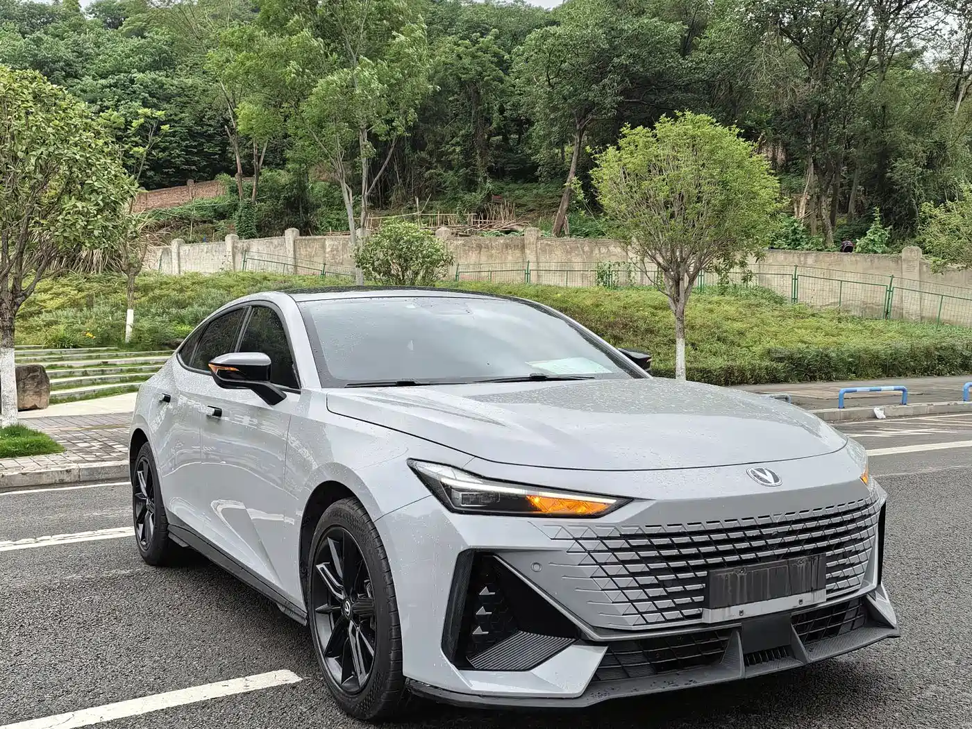 CHANGAN UNI-V